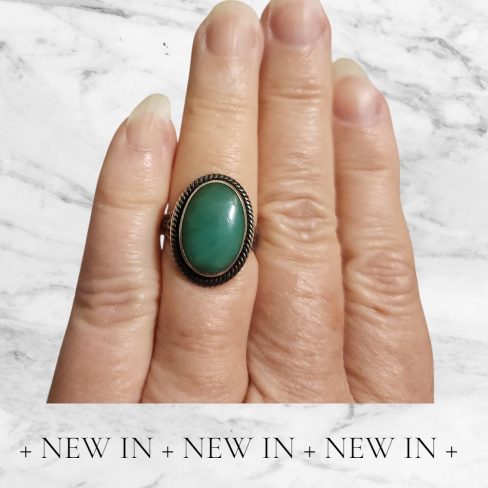 VNTG Sterling Silver Signed Jane Popovich Navajo Oval Bezel Set Turquoise Ring